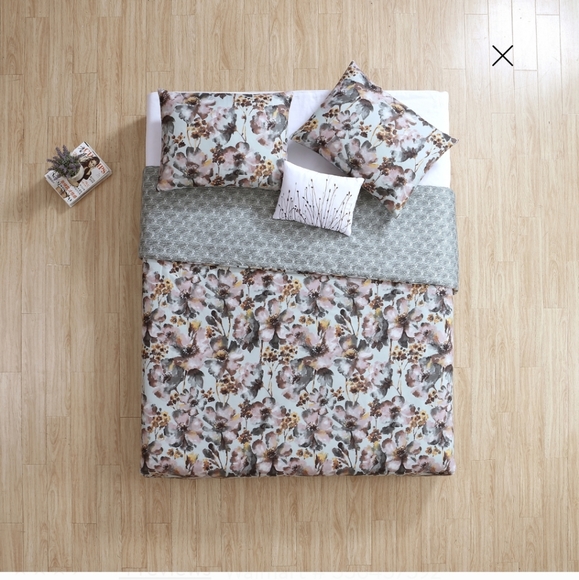 Other - (Flash Sale) 4-Piece Bedding Duvet Cover Set: